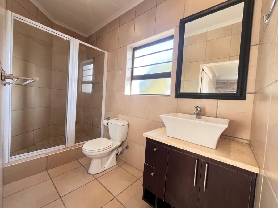 To Let 3 Bedroom Property for Rent in Beacon Bay Eastern Cape